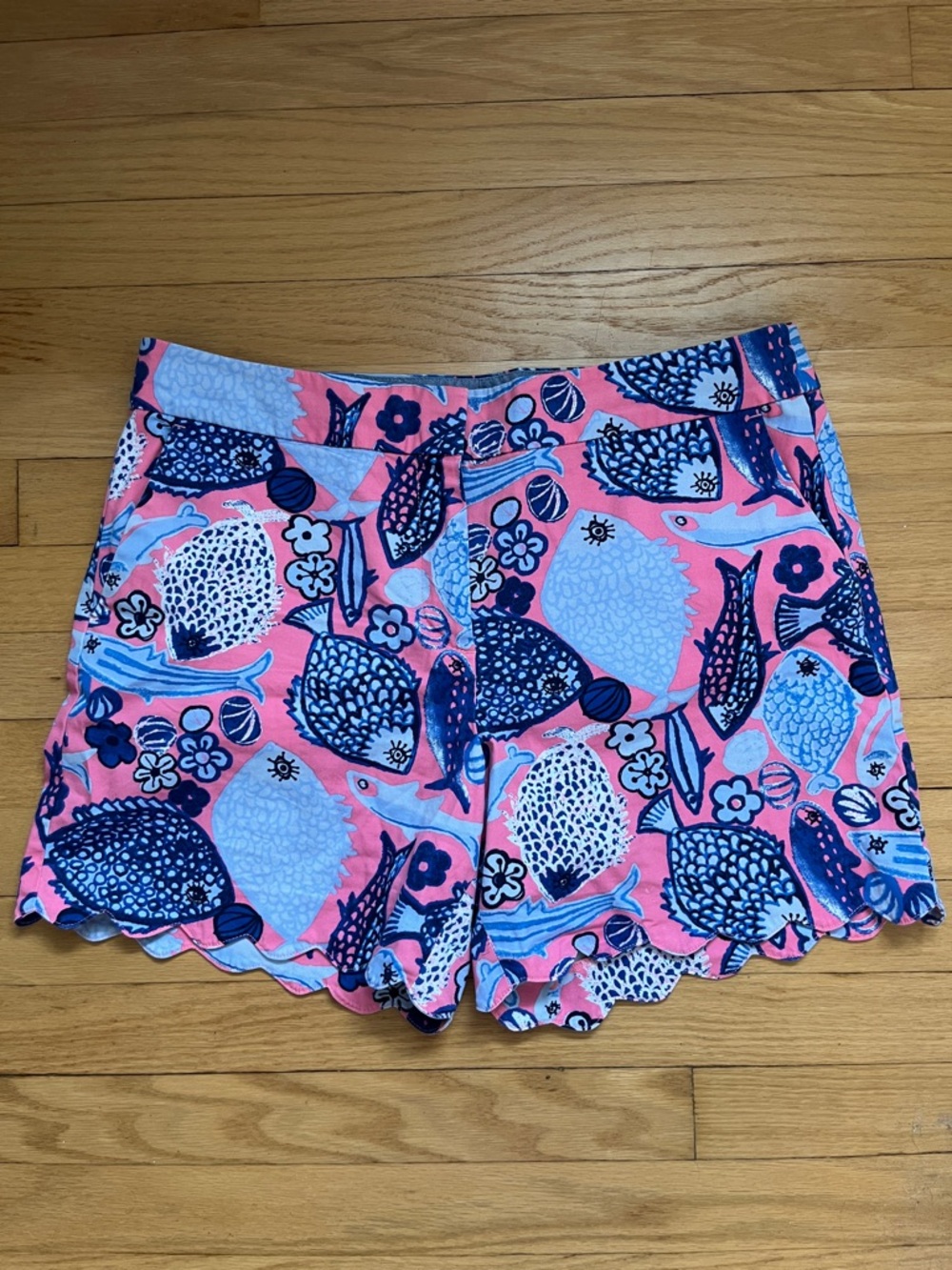 Scallop-Hem High Waist Shorts with Pink & Blue Fish Print